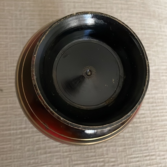 Vintage Engraved Metal Brown And Gold Vase with flowers, made in India - Picture 3 of 5